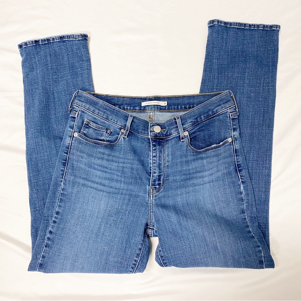 Levi’s Women’s Classic Straight Medium Wash Jeans - Picture 9 of 11
